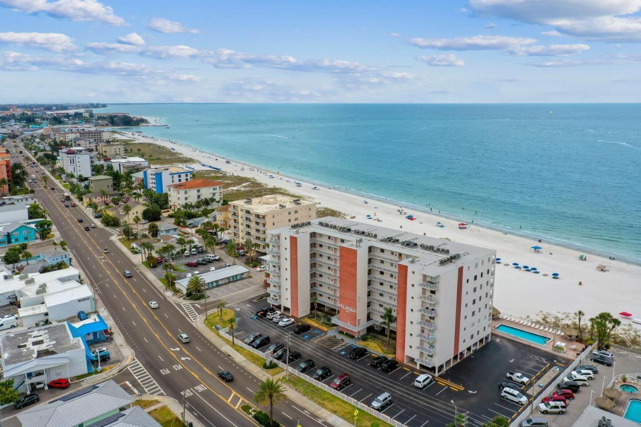 Sea Breeze Resort By Travel Resort Services Madeira Beach Exterior foto